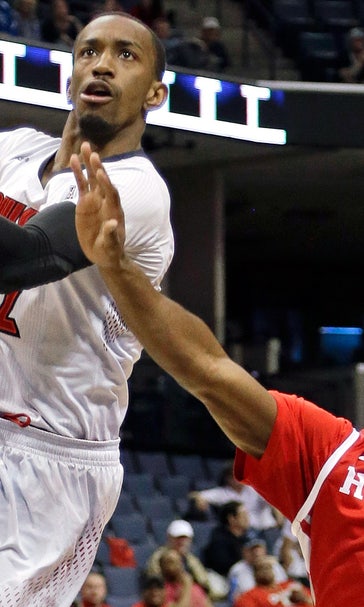 Russ Smith's career day helps No. 5 Louisville rout Houston